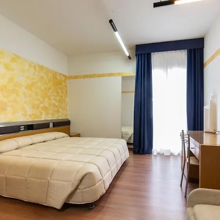 فندق Park 4*